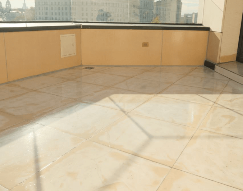 Гидроизоляция плитки на террасе, прозрачной мастикой Гидроизоляция плитки на террасе, прозрачной мастикой